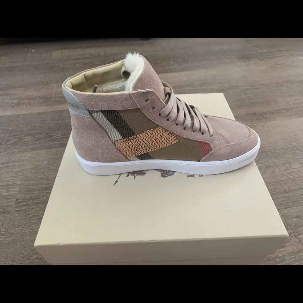 Burberry shoes size 8